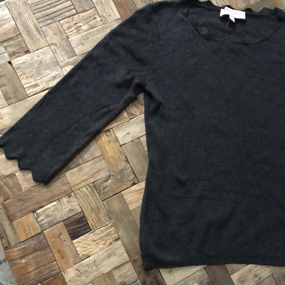 🆕Philosophy Gray scalloped sweater. Size S - Picture 3 of 13